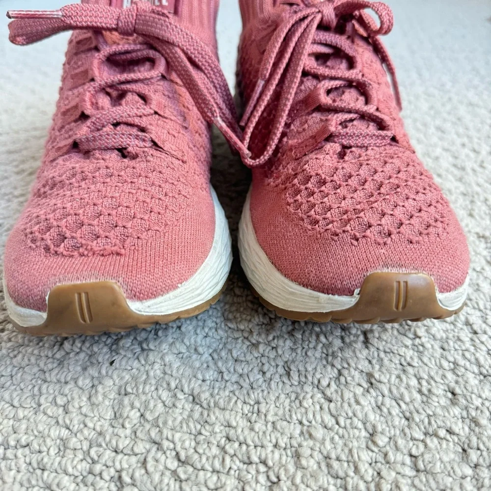 NOBULL diamond knit runner in “redwood”